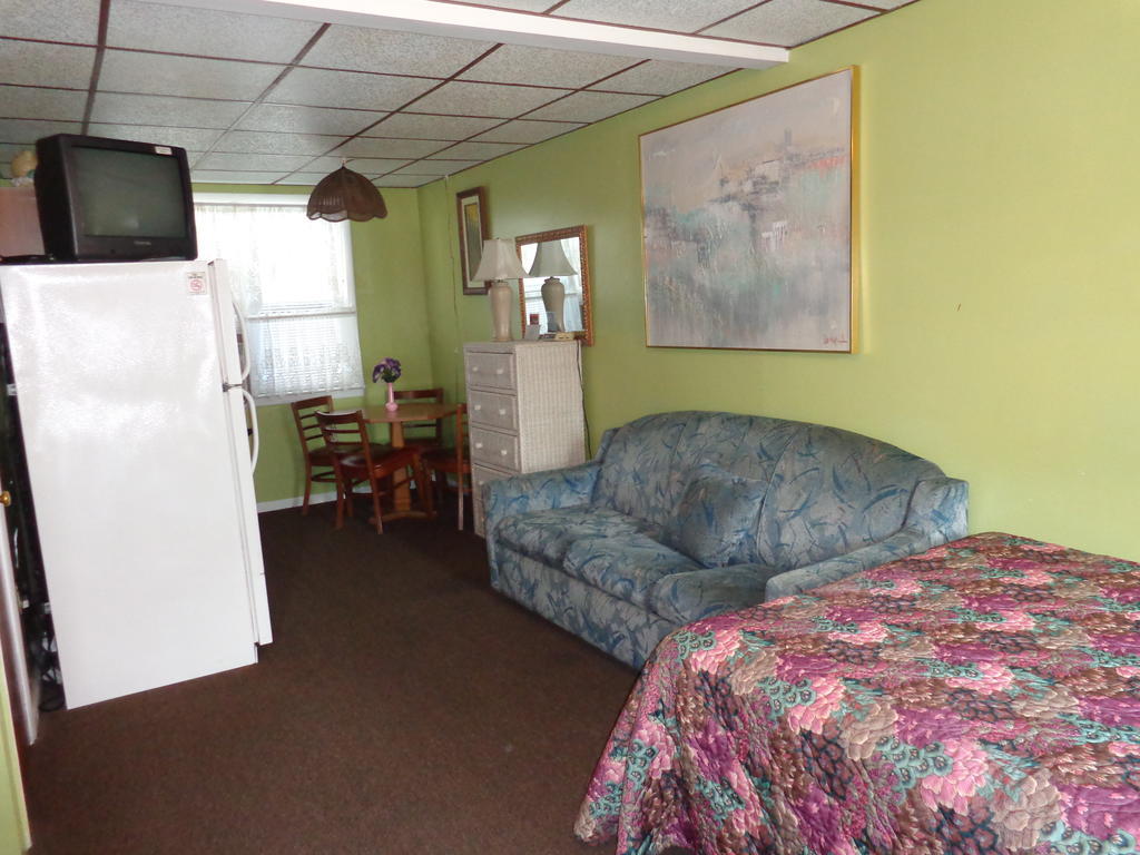 Fountain Motel Wildwood Room photo